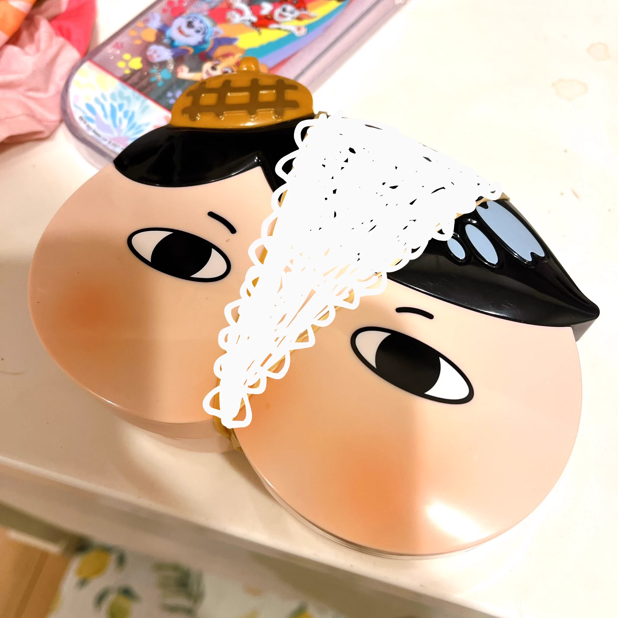 @usasa21 外から失礼いたします。
お子様用でしたら 輪ゴムだと簡単に切れてしまって大変なことになるので 伸縮性のある柔らかいレースの布等で作られてはいかがでしょうか？！
えええっ？？切れるのは 輪ゴムじゃなくて うささ様のほうですって？？
ハイ 土下座🙇🙇🙇・・・・・・ 