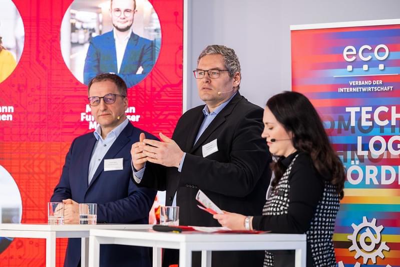 Wie müssten die richtigen regulatorischen Rahmenbedingungen aussehen, die sowohl die digitale Leistungsfähigkeit als auch digitale Souveränität und digitale Nachhaltigkeit ermöglichen? Hier gehts zum Mitschnitt des ersten Allianz-Talks in 2023 
youtube.com/watch?v=iJGh8g…