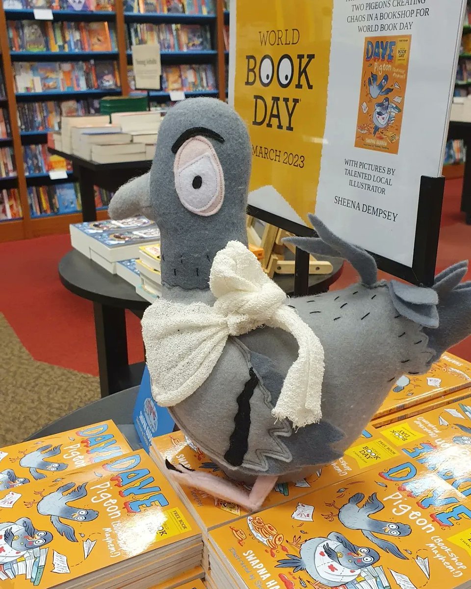 SheenaDempsey's tweet image. Thanks to my local Waterstones Folkestone @waterstonesfolk for having myself and Dave in this morning to sign copies of #DavePigeonBookshopMayhem, #DavePigeon and #BadPanda by @swapnahaddow for @WorldBookDayUK 🐦🐦📚🥳