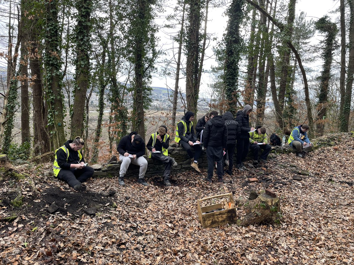 Dydd Gŵyl Dewi Hapus! We spent a fantastic St David’s Day celebrating welsh heritage  at Parc Craig Gwladus. Students were tutored in traditional building, archaeology, wildlife ID, habitat management and heritage crafts. In preparation for their forthcoming work experience.