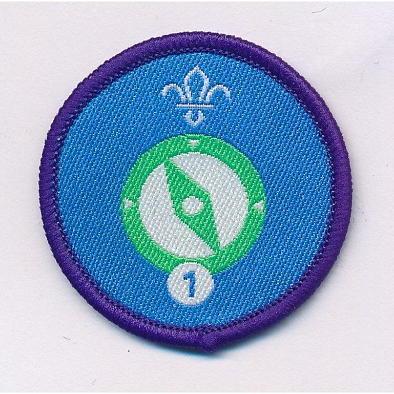 AhmeekJane's tweet photo. 25th Allerton Squirrel Scouts Navigator Stage 1 Activity Badge fun, drawing maps, finding hike kit and hunting for trail markers with maps and torches...such fun! @mattcolesmatt @MerseysideScout @alanbenno #familyled #earlyyears #pilot https://t.co/FlfFuDEJnc