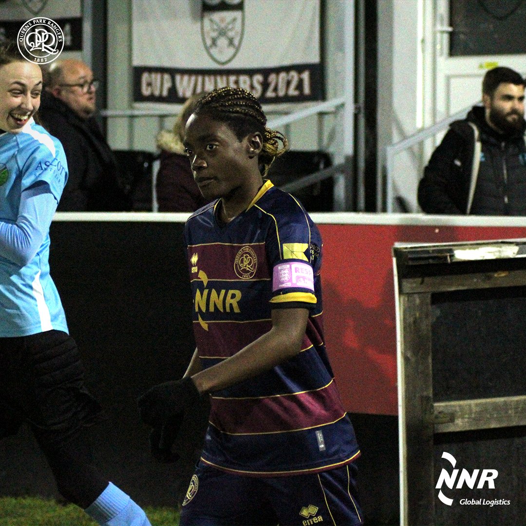 QPRWFC's tweet photo. 🤩 Rocking the away colours under the lights!

#QPR | #QPRWFC https://t.co/nZRMTn7aLj