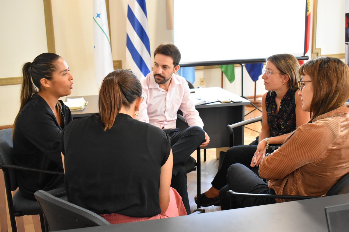 OimUruguay's tweet photo. Desarrollamos la 1era jornada del Taller de Rendición de Cuentas a Poblaciones Afectadas #AAP dirigido a Org. Sociedad Civil y Agencias de @ONUUruguay junto a la Especialista de @UNmigration en el tema, @LaPedrazza.

Agradecemos la participación activa de los y las participantes. https://t.co/jcUz1M977A