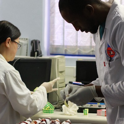 CDCGlobal's tweet photo. Today, @CDCgov &amp; @Roche announced a public-private partnership to strengthen lab systems that support the global HIV &amp; tuberculosis response. The partnership will improve prevention, detection &amp; treatment in countries severely impacted by these epidemics. https://t.co/MYATO24Eqi https://t.co/eNZRUdLzr2