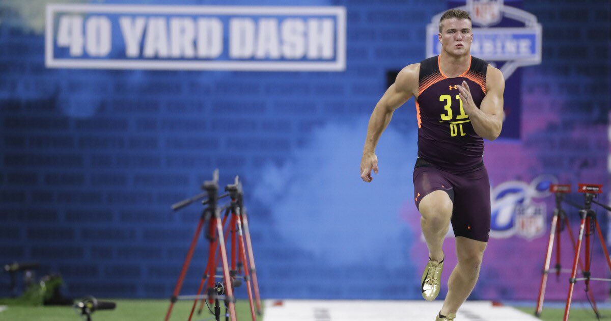 UCWV_Football's tweet image. Throwback to when our guy @J_Cominsky out on a show at the NFL Combine!  

#CharlestonBuilt