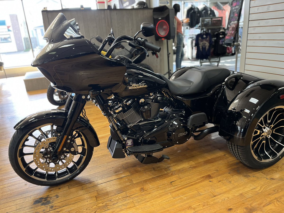 HDofWV's tweet photo. Business in the front…party in the back 😏

The Road Glide 3 has made it’s way to the showroom, and it gives riders plenty to party about! 🔥 https://t.co/1pwJzt5yer