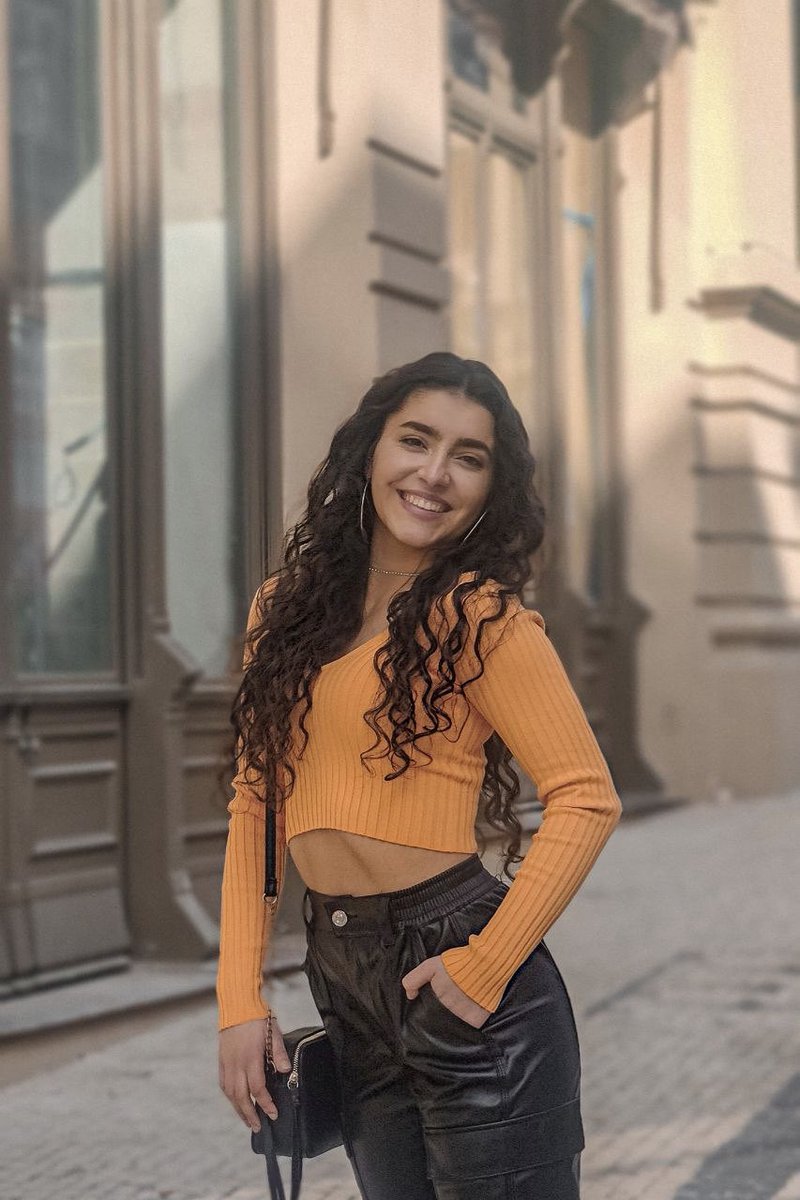 Breathe, fix your hair and get it done! 💫