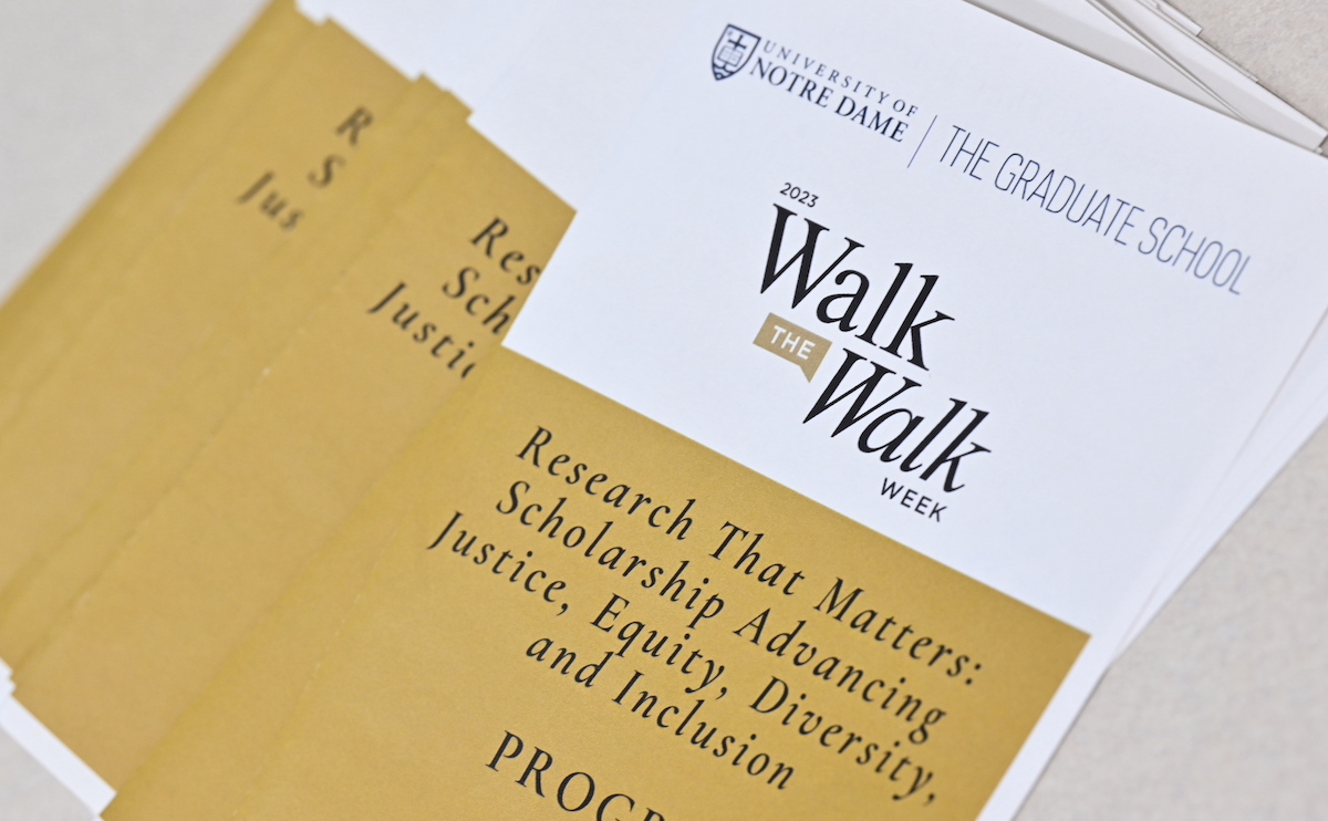 Walk the Walk Week: Nine graduate student presented 3-5 minute talks on their current DEI-research, with topics ranging from domestic issues to international, religious to political, and from theoretical to practical. graduateschool.nd.edu/news/graduate-…
#walkthewalk #YourResearchMatters #MLK