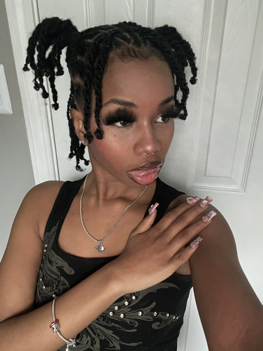 ms. fineass on Twitter: "👽"