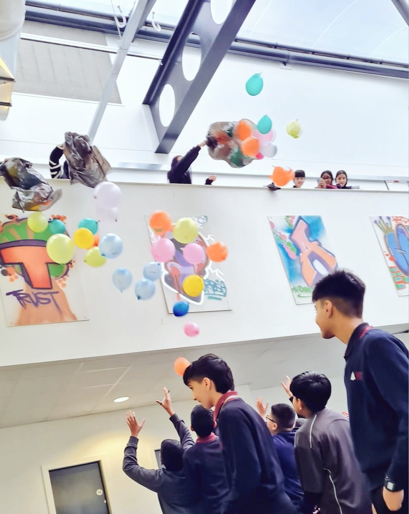 Ahead of World Book Day tomorrow, it was a pleasure to have our Year 7 excited about catching a new reading recommendation today  - We believe to read is to fly at <a href="/DixonsTA/">Dixons Trinity Academy</a>