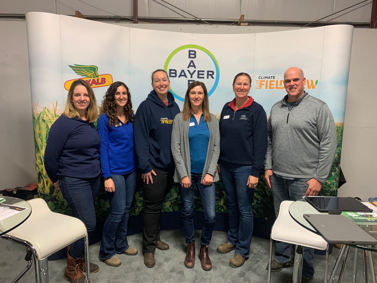 Great to be with the team in Lindsay at the East Central Farm Show- stop by and say 👋 #DEKALB #BayerValue #FieldviewReady 🌽 🌱 🌾 📱