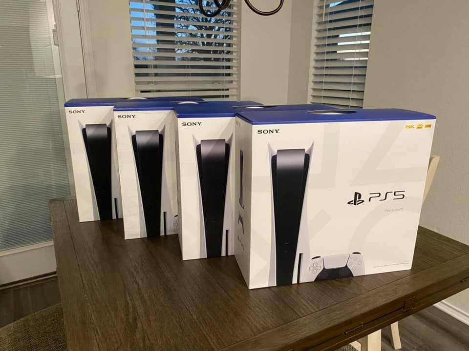 Hoopss's tweet image. Four people who like this tweet will win a PS5. Must be following