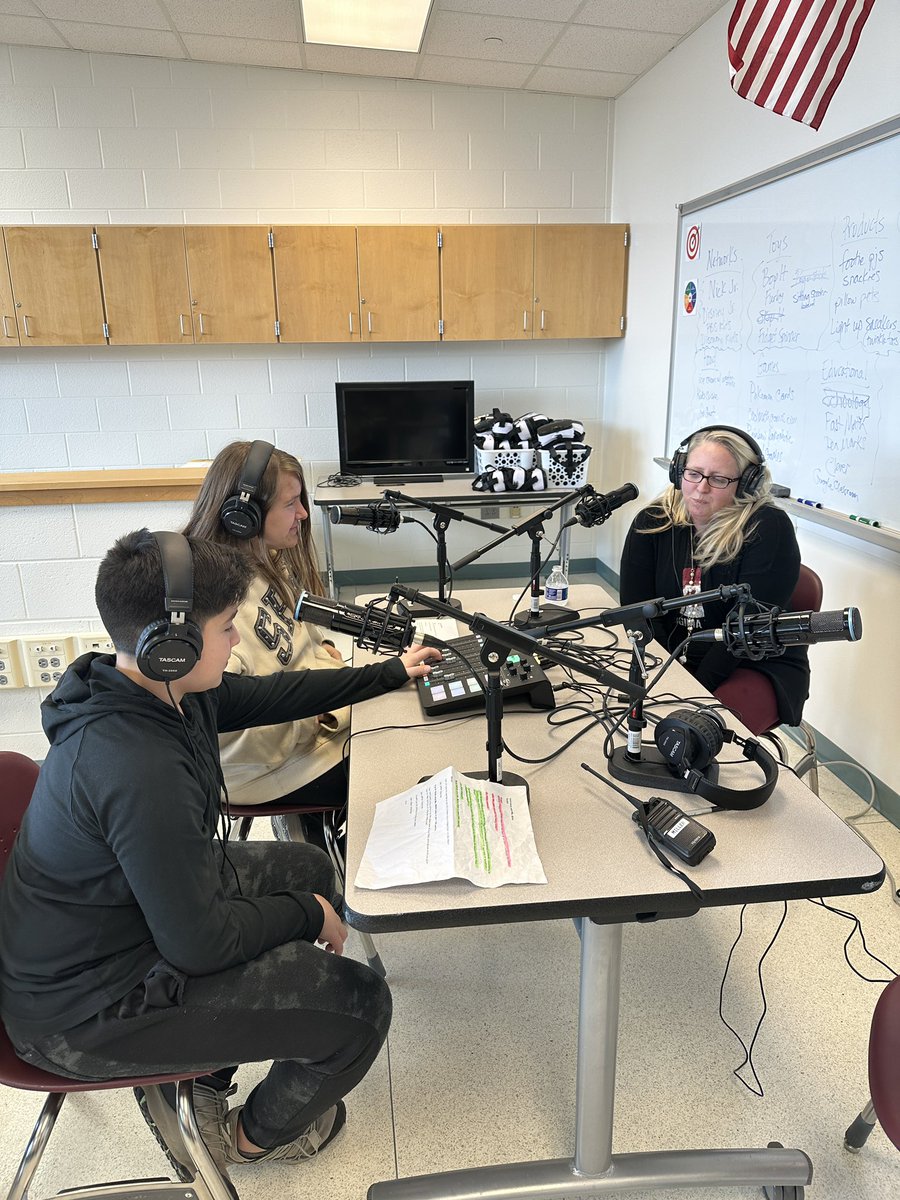 mrs_jcarpenter's tweet photo. Our first interview with the Grade 6 counselor, Ms. Miller, is in the books. T &amp; W did a great job preparing for and executing the interview. #vbits @TechTeachVB @RittaP_02 https://t.co/HiXBJ7JCxz