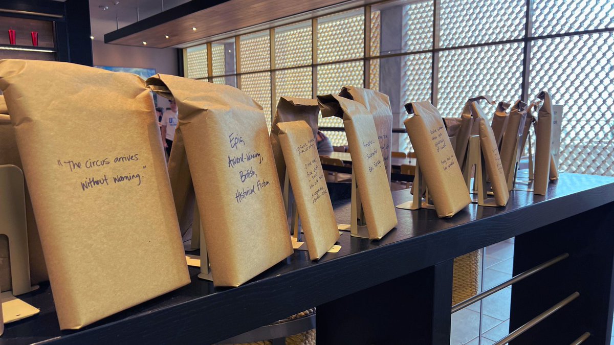 UofSC_TCoop's tweet image. Looking for a date over spring break? Your perfect match may be waiting for you in the Starbucks line 😉 Take a chance on love and go on a #BlindDateWithABook 💕