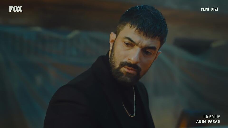 Her hali mi iyi olur bir adamın #enginakyürek #AdımFarah