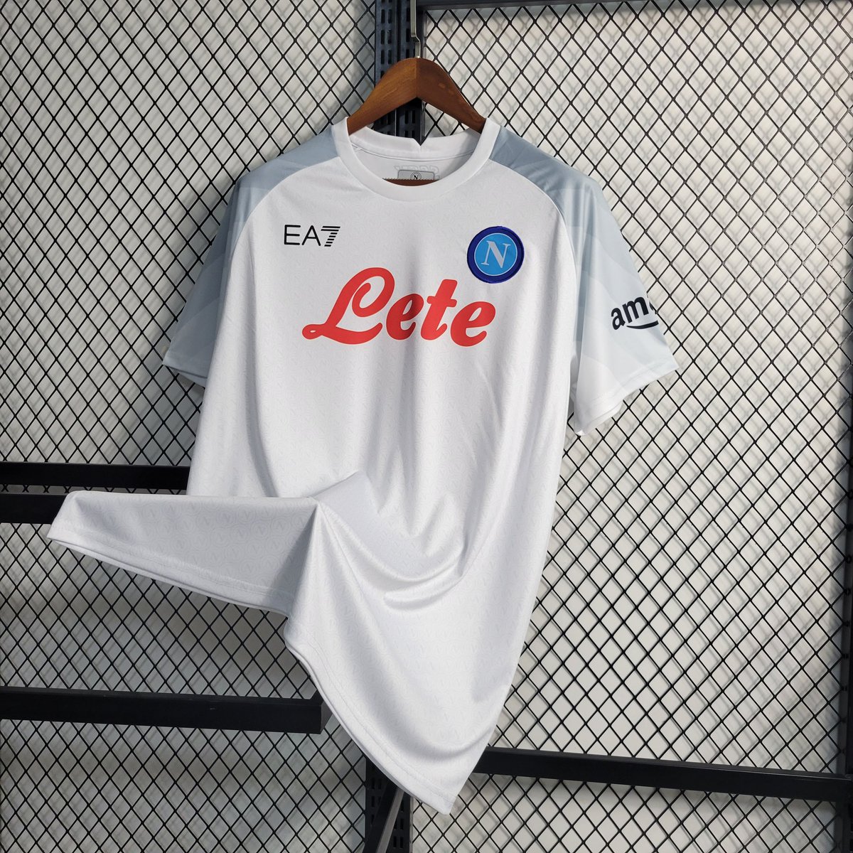 vpstores_'s tweet photo. NAPOLI X ARMANI ‼️🥵💯 https://t.co/8W2Iuphhz1