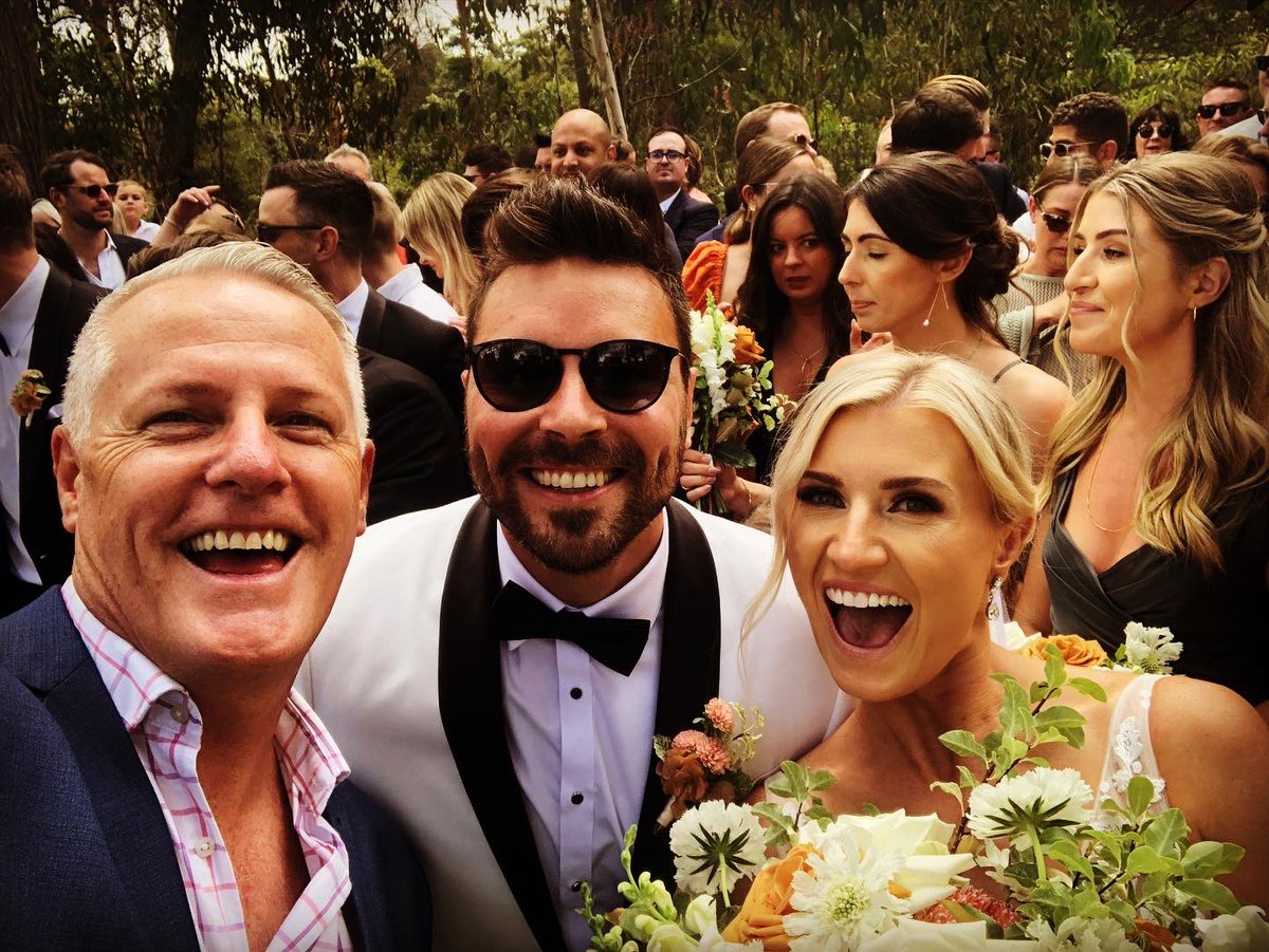 master_oc's tweet image. OMG! These two were just gorgeous on their wedding day!
Becky + Rob = #marriedbythemaster 
Beautiful venue The Woods Farm and an A List of vendors to make your eyes water!
Can’t wait to do it all again
#themasterofceremony #weddingcelebrant #marriagecelebrant #funcelebrant