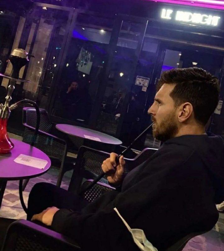 cpastibo's tweet image. J’en reviens pas qu’un mec ait déjà croisé Messi à la chicha d’Ivry