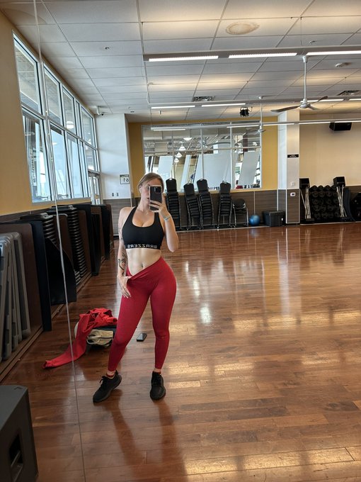 1 pic. Fuck gym “rat” I’m the gym slut?✌?

@Brazzers https://t.co/eP8kbxruHZ