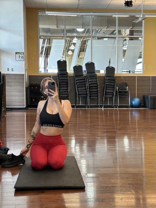 2 pic. Fuck gym “rat” I’m the gym slut?✌?

@Brazzers https://t.co/eP8kbxruHZ