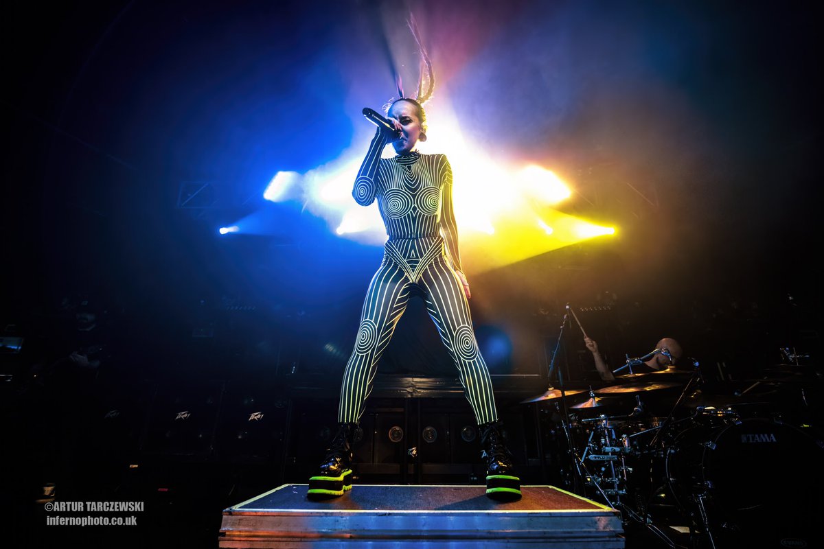 jinjerofficial's tweet photo. Thanks for incredible show last night Bristol! 

📸 Artur Tarczewski

#jinjer #bulletformyvalentine #atreyu #napalmrecords https://t.co/05CXvsC2dh