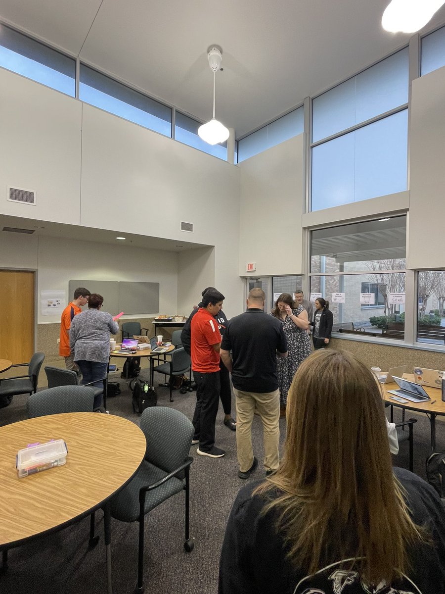 Soc_StudiesTX's tweet photo. Rockin’ review with the 8th grade crew today! Teachers refreshed themselves on STAAR strategies and worked on completing their 10 day review plan! @lead4ward @TedPolkMS @cfbLongFalcons @DeWitt_Perry @LarsenP10 https://t.co/WkeiSZzFP2