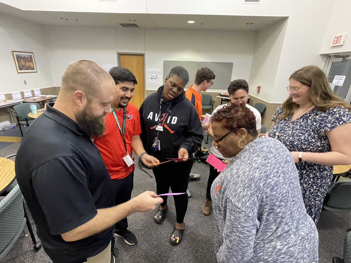 Soc_StudiesTX's tweet photo. Rockin’ review with the 8th grade crew today! Teachers refreshed themselves on STAAR strategies and worked on completing their 10 day review plan! @lead4ward @TedPolkMS @cfbLongFalcons @DeWitt_Perry @LarsenP10 https://t.co/WkeiSZzFP2