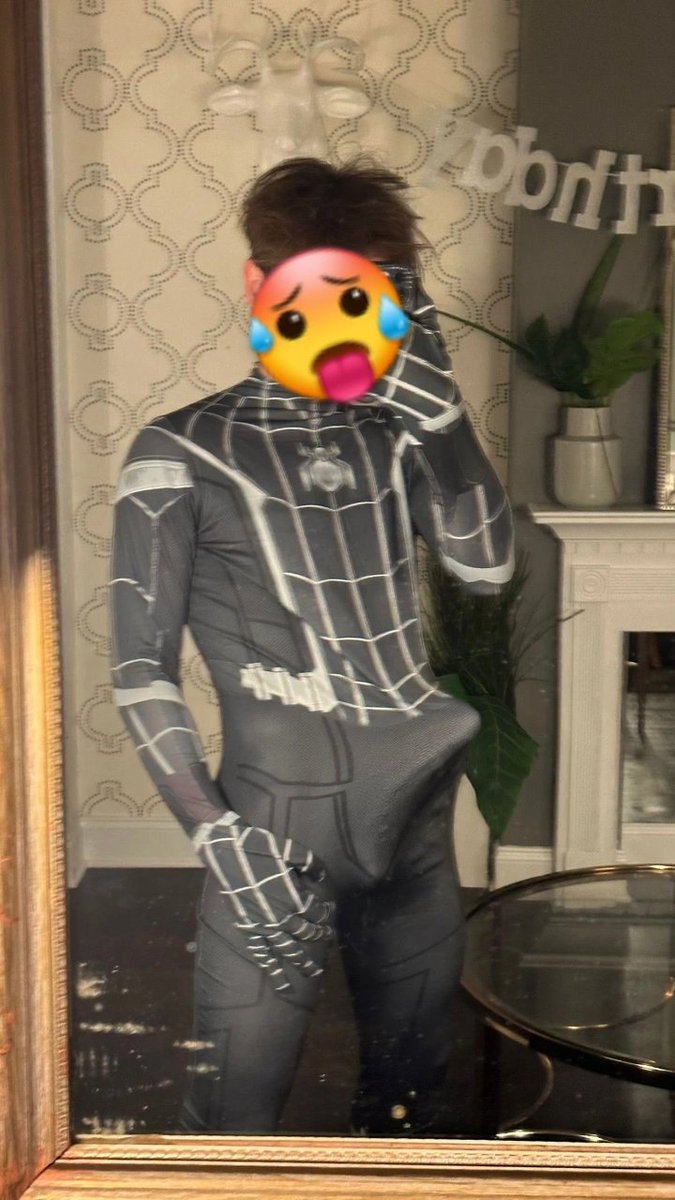 Nolan_moreau22's tweet photo. Chut.. 🥵🤫
RT si tu la veux entre tes mains 😏😏 https://t.co/Wv9pl8miYe