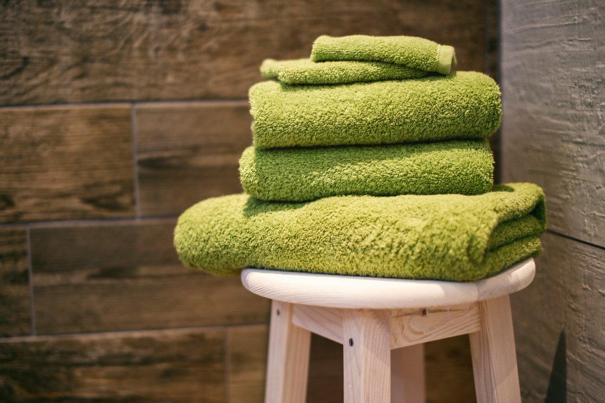 CornellHCD's tweet photo. Will those luxury-priced bath towels really deliver a spa-like experience?

Larissa Shepherd, asst. professor @CornellHCD explains why towel construction and fiber make a difference in this @consumerreports article: https://t.co/nhaDoEnVat

#fiberscience #fiber https://t.co/h7lMVvgYkL
