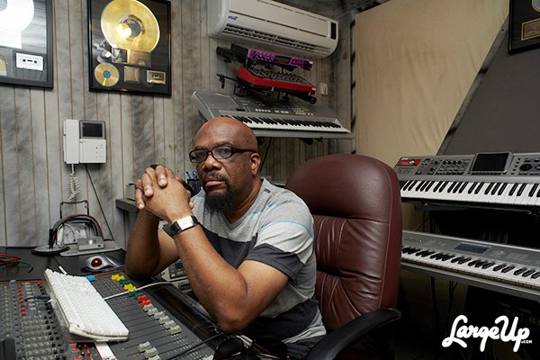 LargeUp (@largeupdotcom) on Twitter photo Behind the boards with pioneering dancehall producer Computer Paul: largeup.com/2013/07/24/dan… Behind the boards with pioneering dancehall producer Computer Paul: largeup.com/2013/07/24/dan…
