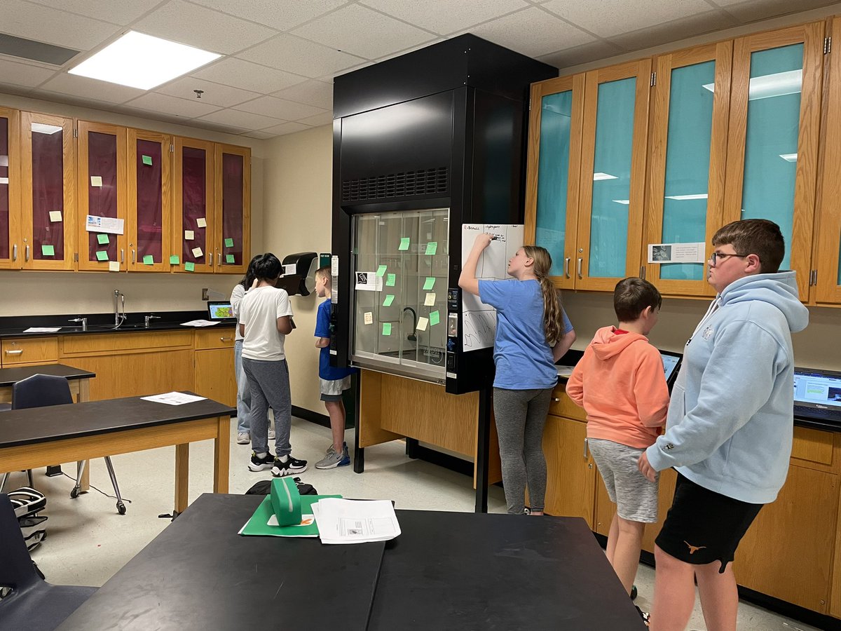 Getting to use my boards that Reynolds PTO bought me with the staff grant !!  Students brainstorming ideas for renewable energy for Prosper ! Thank you PTO !  <a href="/PISDReynolds/">Reynolds Middle School</a> #ProsperScience <a href="/ReynoldsPTO/">Reynolds MS PTO</a>