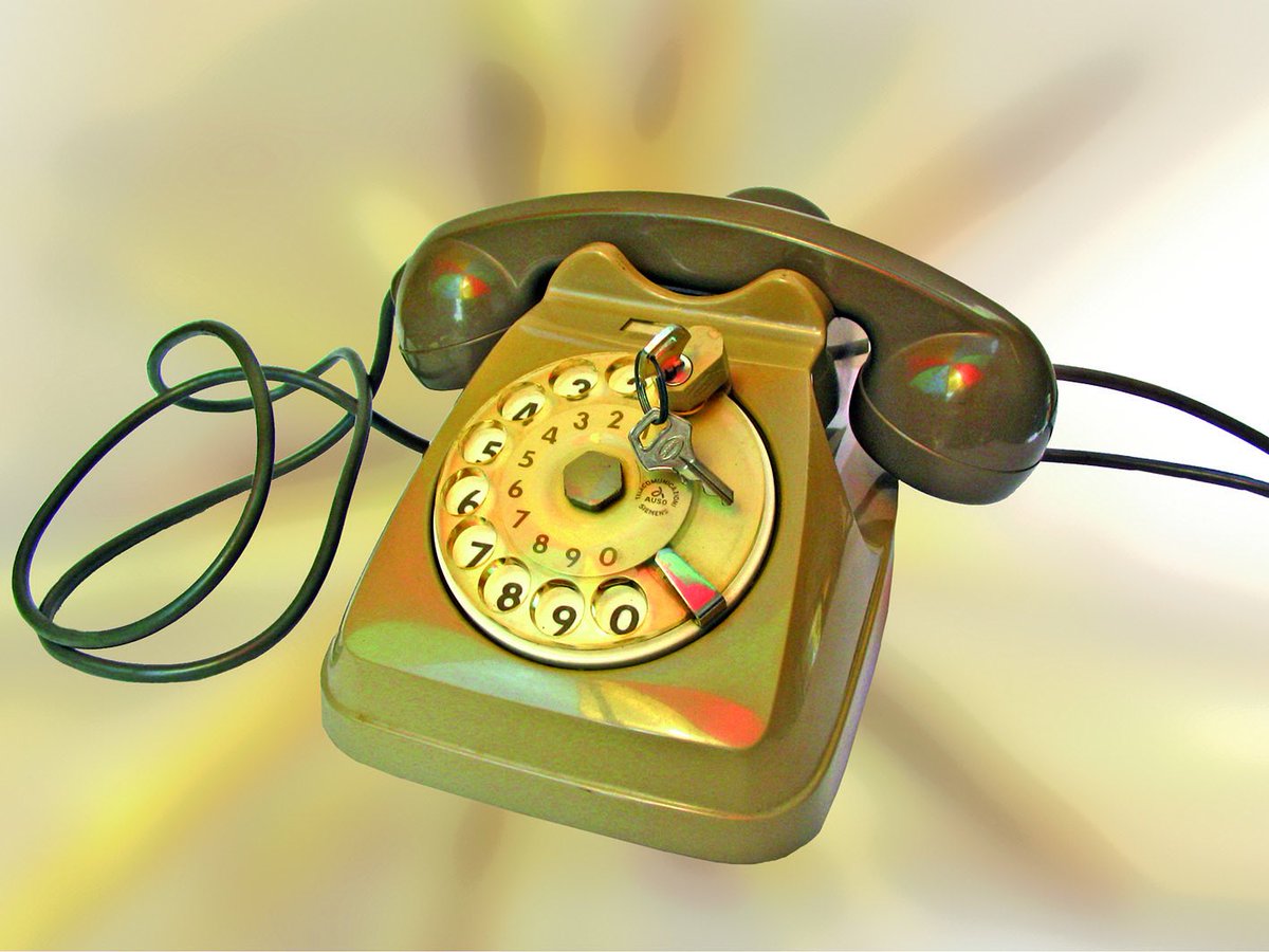 barcelo's tweet image. Ok Apple. You can learn from the past. Remove the 4-6 digit passcodes in future versions of iOS. Only use FaceID / Touch ID and Passkeys / U2F technology to access the device. 

.
.
#Apple #FaceID #TouchID #Security #Passkeys #YubiKey #U2F #2FA #NoMorePasscodes