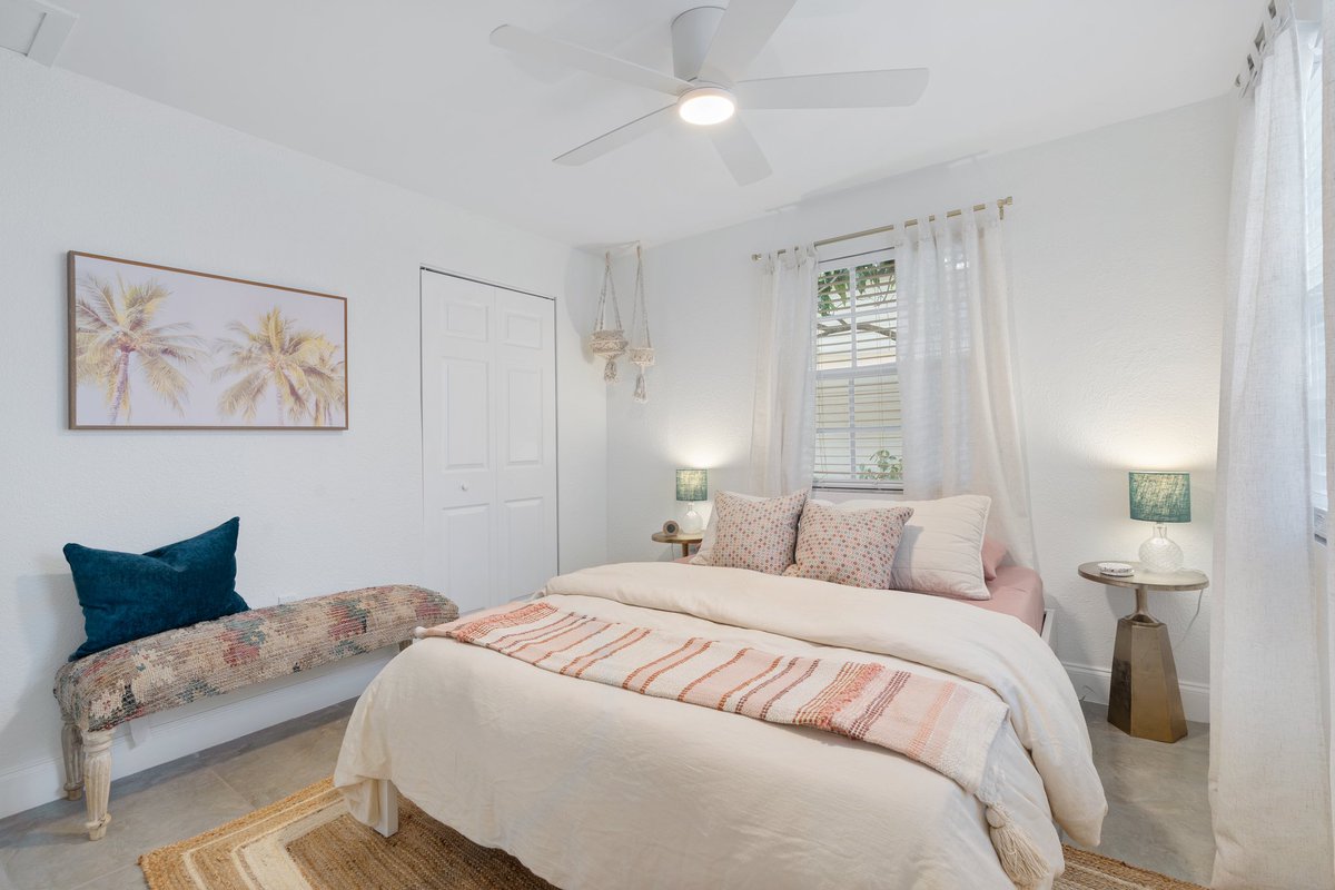 D_RayU's tweet photo. @moseskagan How are we doing? $4,150/mo in Fort Lauderdale. https://t.co/DhBBKrjsOz