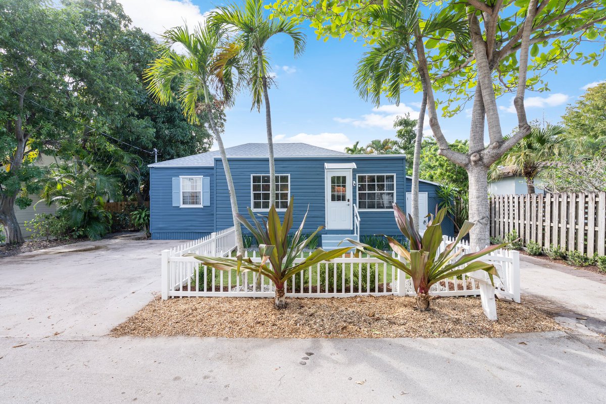 D_RayU's tweet photo. @moseskagan How are we doing? $4,150/mo in Fort Lauderdale. https://t.co/DhBBKrjsOz