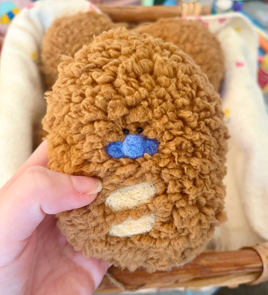 putting some pacifier baby bread plushies on my shop soon !!! 🥖