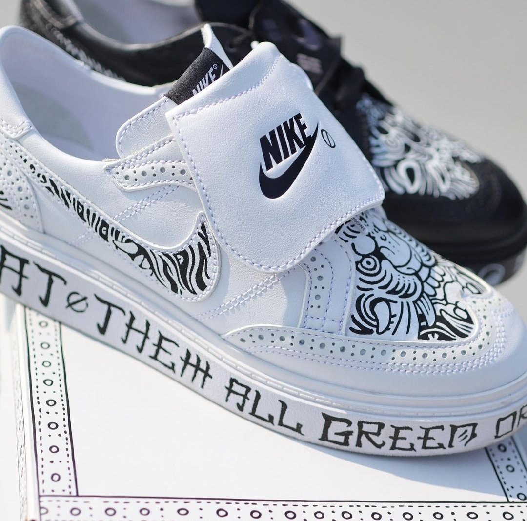 WhiteTamar1's tweet photo. Someone decorated #GDRAGON Kwondo shoes 😍
So beautiful ❤️ @IBGDRGN
#Nike #peaceminusone ✔️ https://t.co/vhortXBWo0