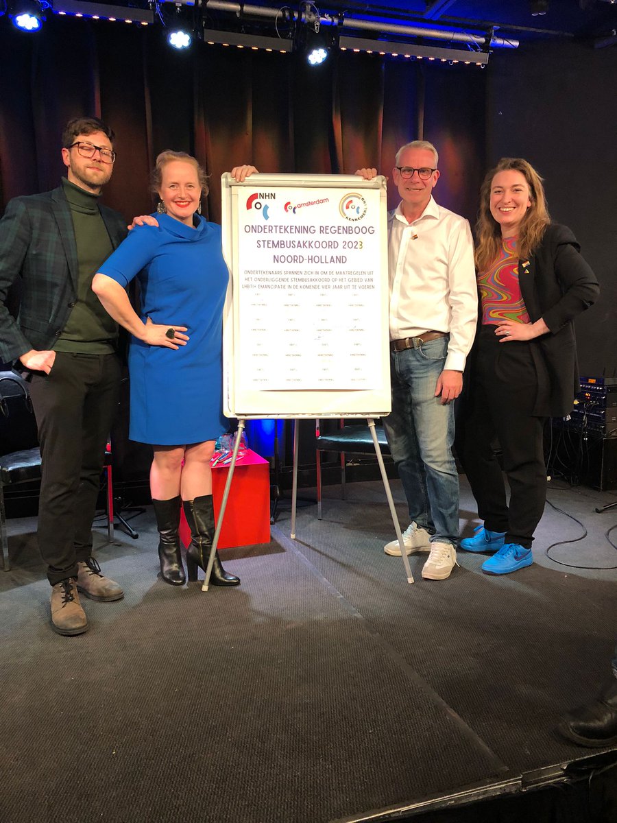 graaf_paul's tweet photo. Alweer in #Haarlem, voor de ondertekening van het #RozeStembusAkkoord, maar liefst 14 partijen hebben deze keer getekend, uiteraard ook @GroenLinksNH. Dat belooft wat! #cocnhn #cocamsterdameo #cockennemerland #PS2023 #lijst2nummer10 https://t.co/EnrcM1bb1X