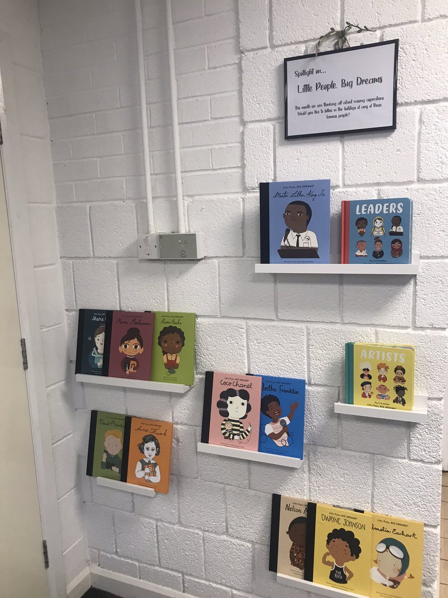 BranstonInfant1's tweet photo. 🎉A new month calls for a new #SpotlightOnReading display. This month we are raising aspirations with a selection of books from the #LittlePeopleBigDreams collection. #LincolnshireReadingPledge @WSHEnglishHub https://t.co/JMyCk4Tyqk