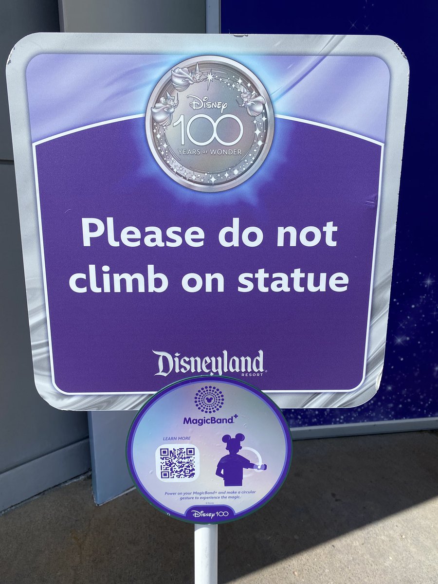 laughingplace's tweet image. The #Disney100 Mickey statue and medallions now have interactive #MagicBand features, but it’s really tough to tell what they do in the daylight. We’ll check back again later. #DisneylandResort