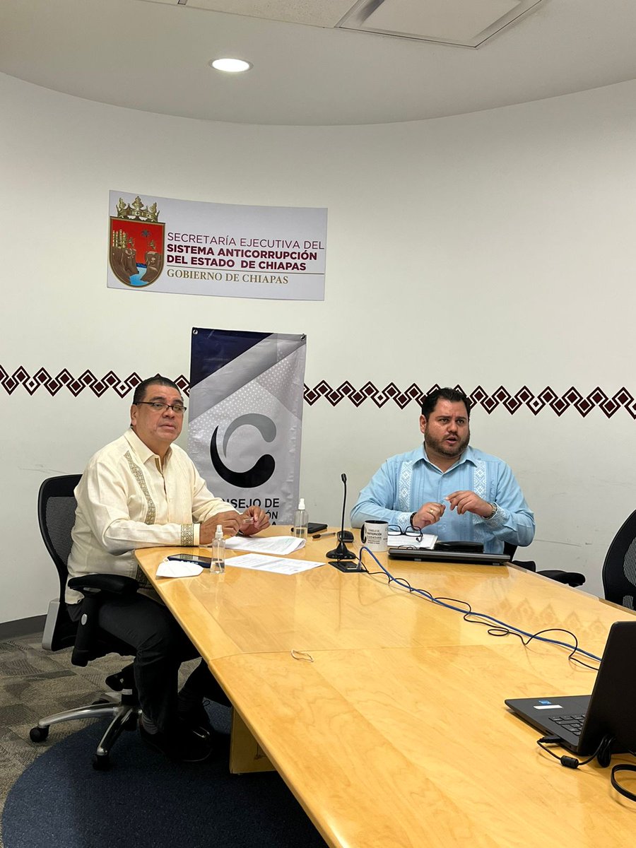 CpcChiapas's tweet photo. El Dr @SanchezOzuna67 Presidente del #SAECH en compañía del Dr @RRiosZenteno participaron de manera virtual en el Diagnóstico sobre las necesidades de capacitación de los #CPC's que coordina @EmilianoMDO Coordinador del Proyecto Anticorrupción en los Estados de @EthosInnovacion https://t.co/Bg6cx2KpZ5