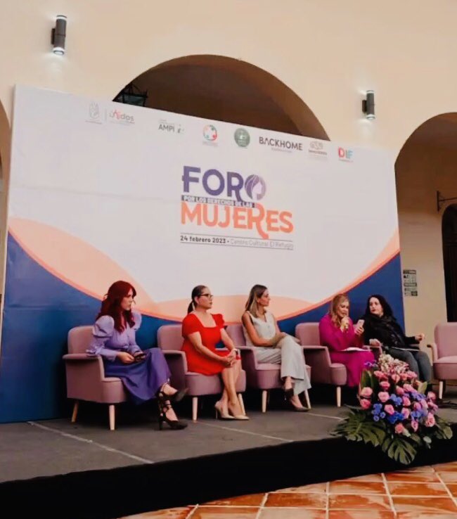 BuildingCommun's tweet photo. 🟠🟣🟢Nos unimos para seguir caminando juntas y construir una sociedad que garantice #todoslosderechosparatodaslasmujeres Compartimos algunos momentos del día 24 de febrero en el  #Primerforoporlosderechosdelasmujeres #construimoscomunidad #buildingcommunity #8M2023 #8M23 https://t.co/6X4VEAaNsL