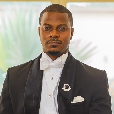 This is Chinedu, he actively supported the insurrection called #ENDSARS after our own Gov <a href="/jidesanwoolu/">Babajide Sanwo-Olu</a> had accepted the 5-for-5 demands. After SARS was disbanded after <a href="/MBuhari/">Muhammadu Buhari</a> made a national broadcast calling for calm
He wants to be governor of a state he set on 🔥.  Stop him!