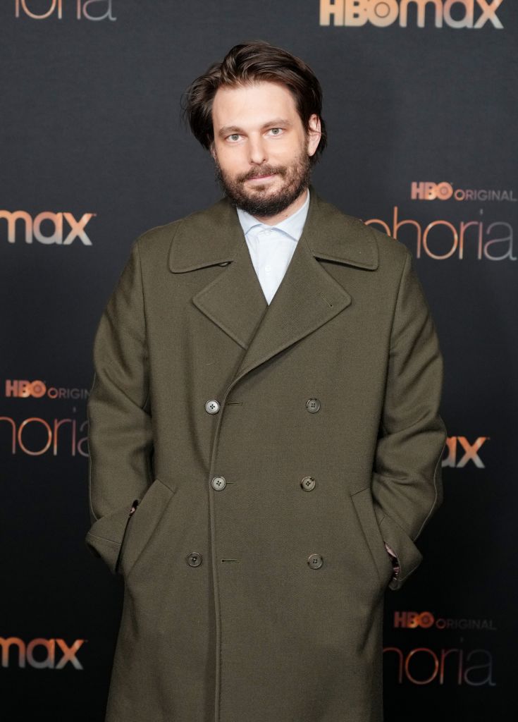 RollingStone's tweet photo. Sources say that Sam Levinson’s 'The Idol' scripts contained disturbing sexual and violent scenes. One proposed scene involved Depp carrying an egg in her vagina and if she broke or dropped the egg, The Weeknd's character would refuse to "rape" her

Story: https://t.co/72CLv8JRof https://t.co/jB1PKoruHU