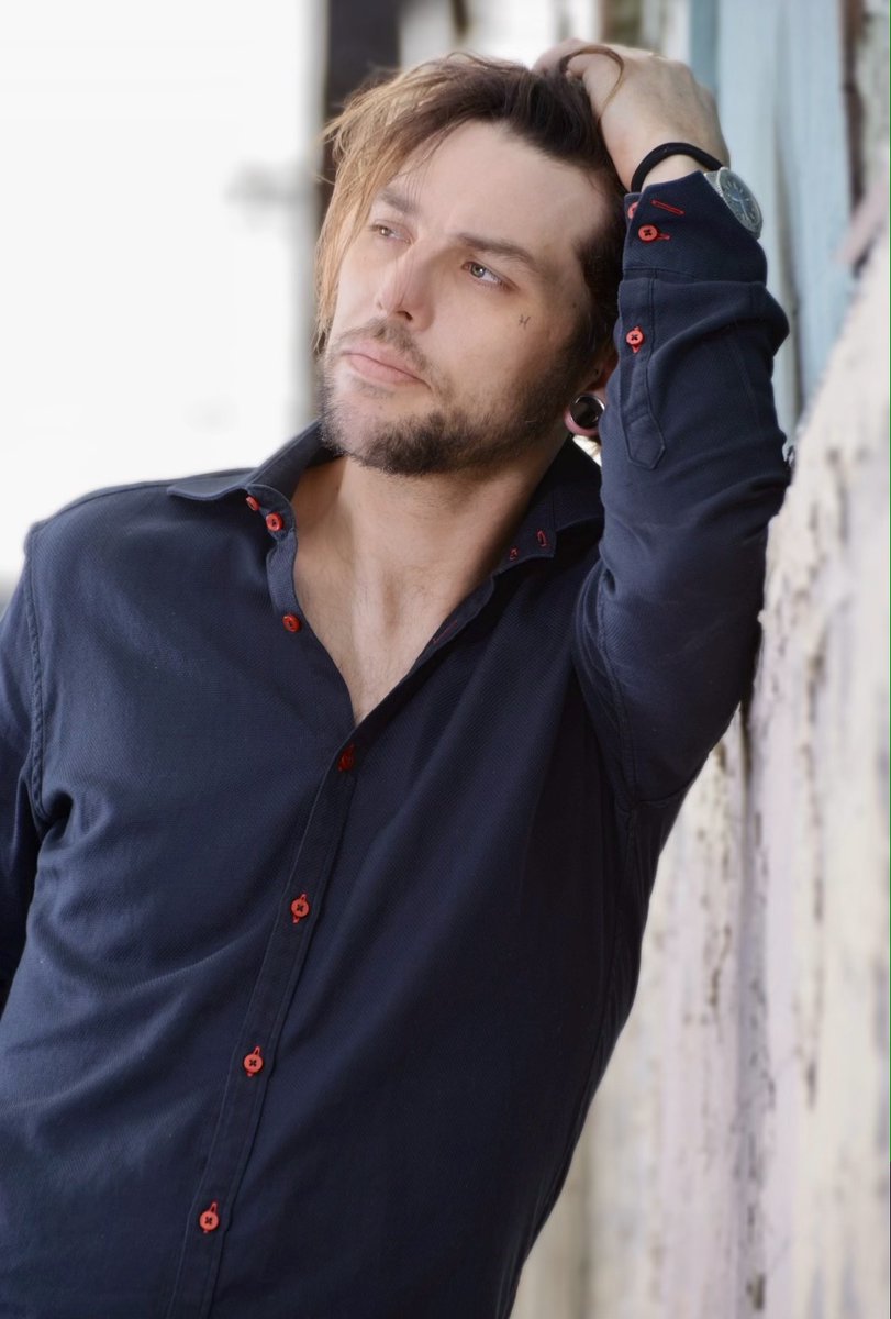 THEM GUNS tweet media