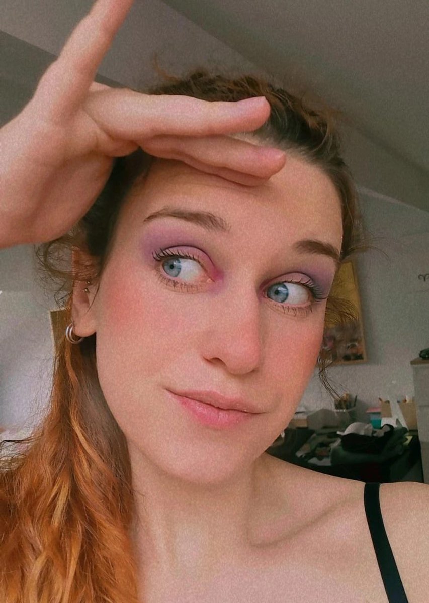 Llevo varias semanas sin usar twitter porque me quita tiempo valioso y estoy intentando centrarme en mi vida profesional, pero hoy he sentido la necesidad de publicar estas fotos aquí y recordar que estoy enamoradísimo de esta persona. Te adoro. Menuda Diosa
