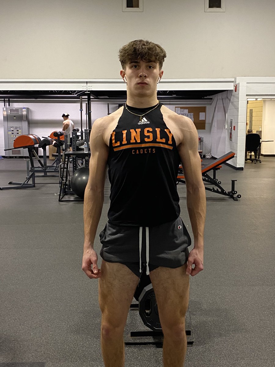 FeilMalte's tweet photo. Off-season going great so far, getting faster, bigger, stronger.
WR class of 2024.
6‘4 ft 190 lbs 6‘5 ft wingspan 
4.6 40 yard 
@LinslyFootball @GridironImports https://t.co/ydga1G3zjL
