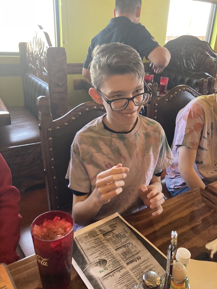 mindojw's tweet image. Putting all of our practice into action! We’ve been practicing choosing off of menus, ordering our own food, and using restaurant manners. They killed it! #independentlivingskills #appliedskills  #thisislearning #allkidsmatter #werrichmond