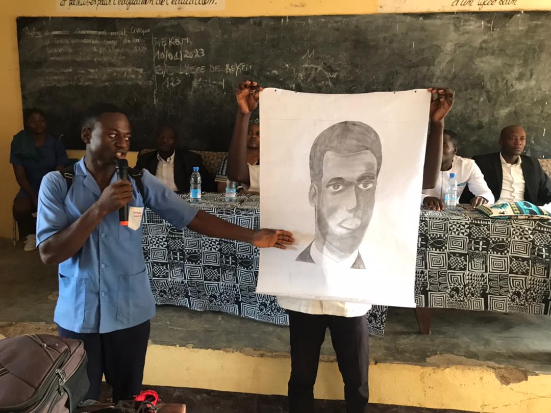 zenunetwork's tweet photo. Apothéose de l’exposition documentaire #Kamerunstadt dans les départements du Haut-Nkam, Bamboutos, Mifi, Noun, Ndé. 📖🖌✏
@DoualaArtFair 
@Apader4 
@MINAC237 
# KFA 
#ONAPED⤵️ https://t.co/1yHU4D7Jjd