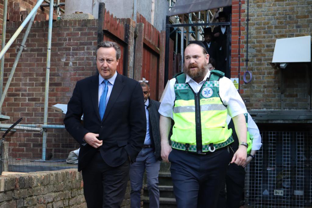 It was a pleasure to welcome our latest visitor to our HQ. @David_Cameron Former Prime Minister spoke to our volunteers and saw our life saving work in action. Thanks for visiting.