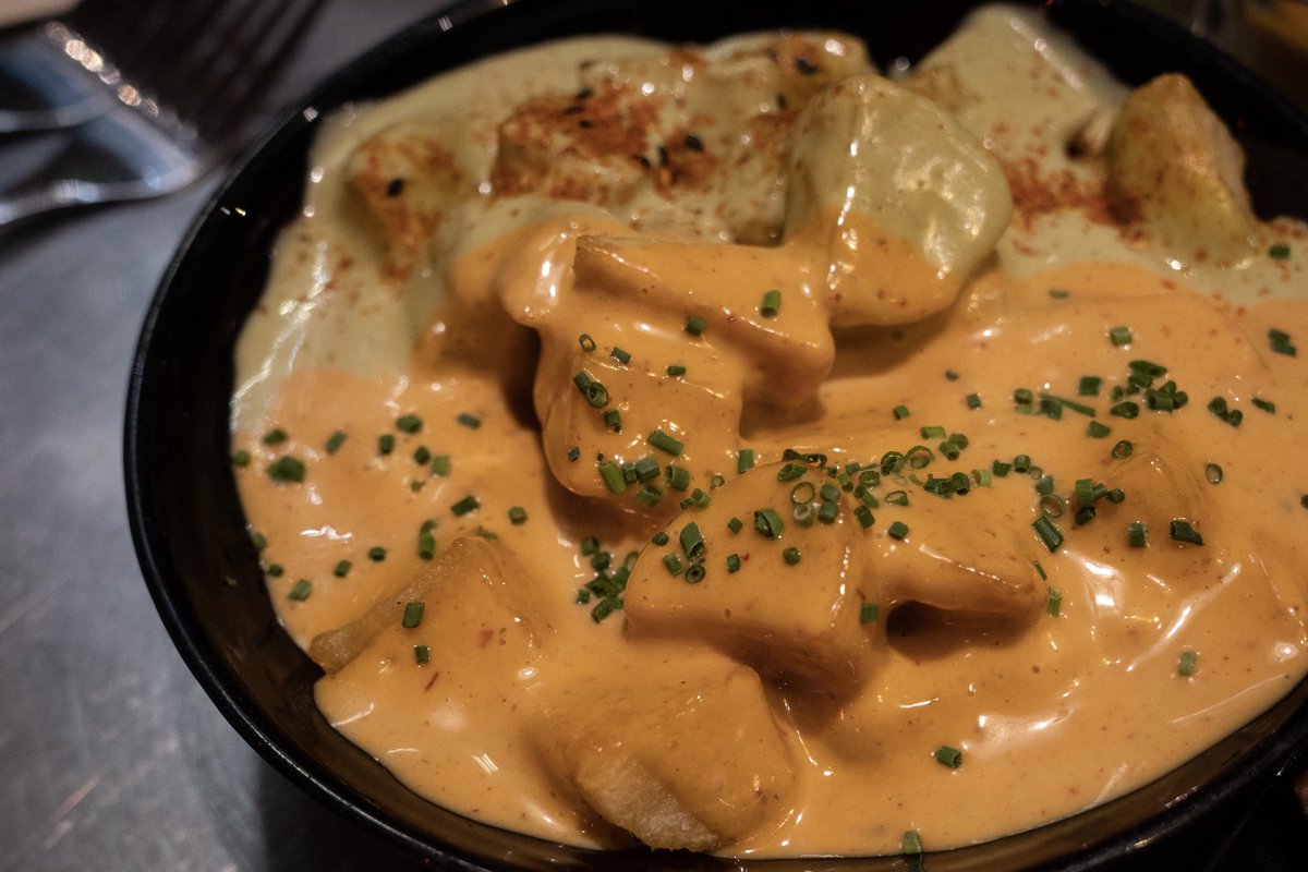 ‘Bravas divorciadas’ at ⁦<a href="/KGBmalaga/">KGBmalaga</a>⁩. So good.